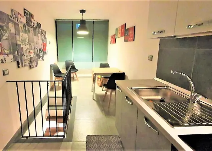 Center Living Apartment